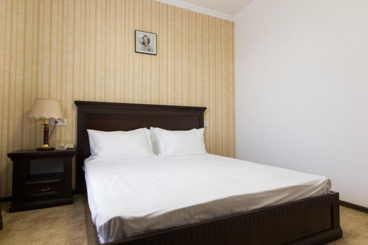 Alexander Hotel Samarkand Eksteriør bilde